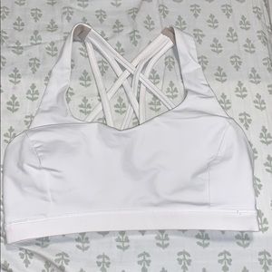 WHITE LULULEMON SPORT BRA